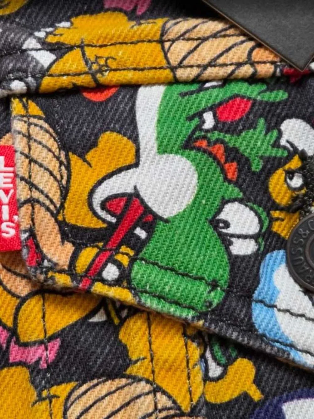 New M Levi's x Super Mario Nintendo collaboration vintage fit trucker jacket